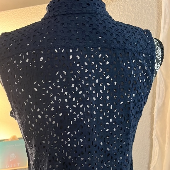 Lauren by Ralph Lauren sleeveless eyelet  button up - Picture 4 of 11